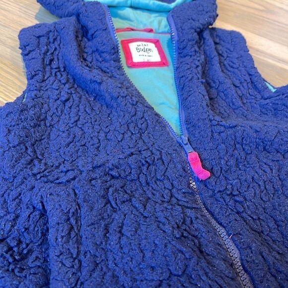 Mini Boden Chunky Blue Hooded Vest Size 7-8 - Picture 3 of 5